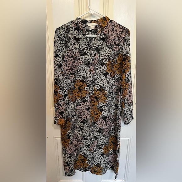 H&M Tops - H & M Conscious Long Chiffon Button Down Floral Tunic